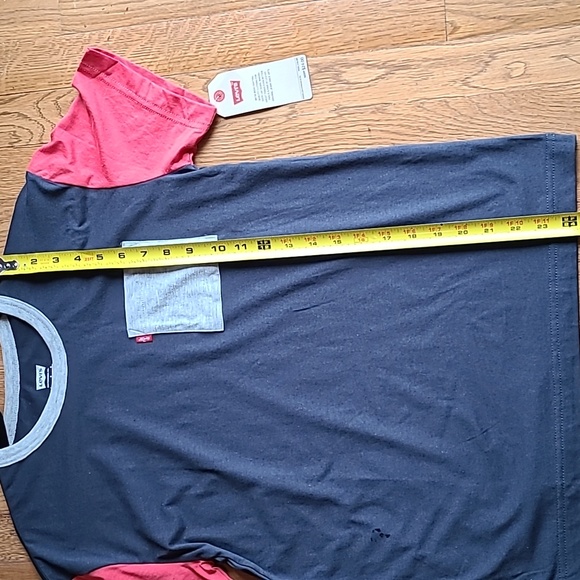 LEVIS BOYS BLUE AND RED SHORT SLEEVE T-SHIRT SIZE LARGE - Picture 8 of 10